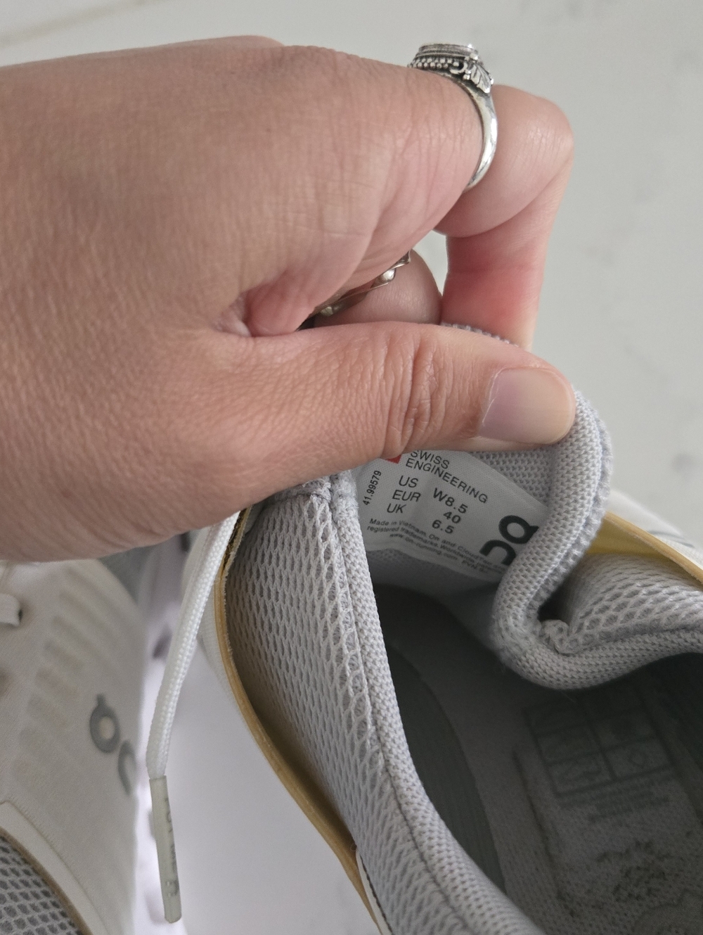 On Cloudswift Women's Glacier Gray White Athletic Running Shoes Sneakers 8.5 - Picture 8 of 9